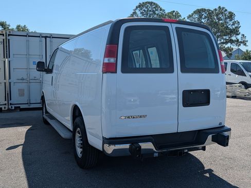 Used 2020 Chevrolet Express 2500 w/ Driver Convenience Package image 6