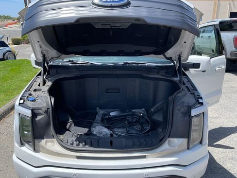 Used 2022 Ford F150 Lightning Lariat w/ Max Trailer Tow Package AWD/4WD image 37