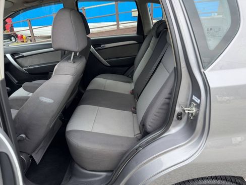 Used 2010 Chevrolet Aveo5 LT w/ Power and Convenience Package FWD image 10