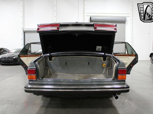 Used 1990 Rolls-Royce Silver Spur image 8