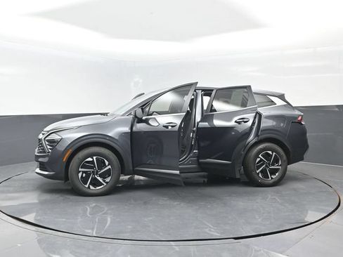Used 2025 Kia Sportage LX AWD/4WD image 27