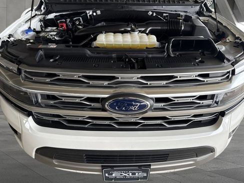 Used 2024 Ford Expedition Platinum image 28