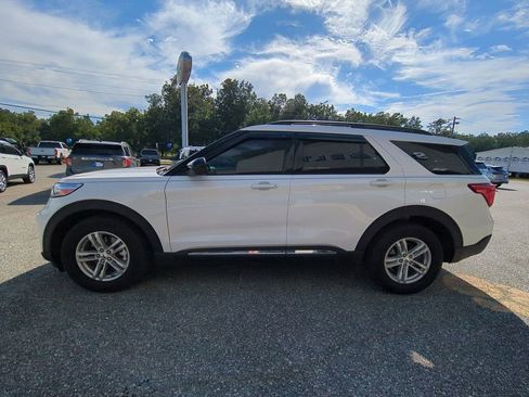 Used 2023 Ford Explorer XLT w/ Equipment Group 202A image 7