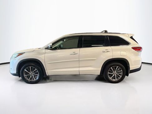 Used 2018 Toyota Highlander XLE w/ Protection Package #3 image 4