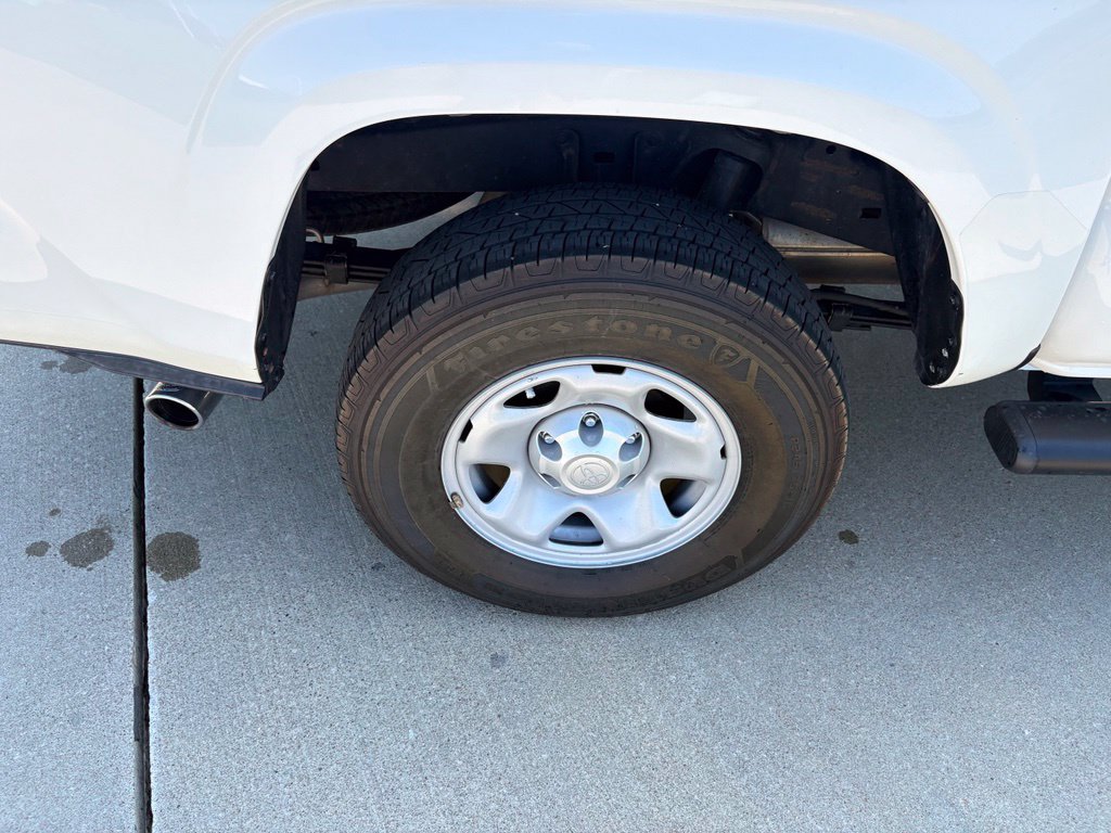 Used 2023 Toyota Tacoma SR AWD/4WD image 49