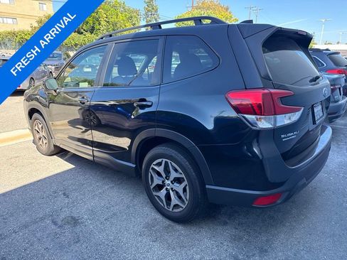 Used 2023 Subaru Forester Premium AWD/4WD image 2