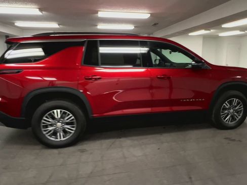 New 2025 Chevrolet Traverse LT image 9