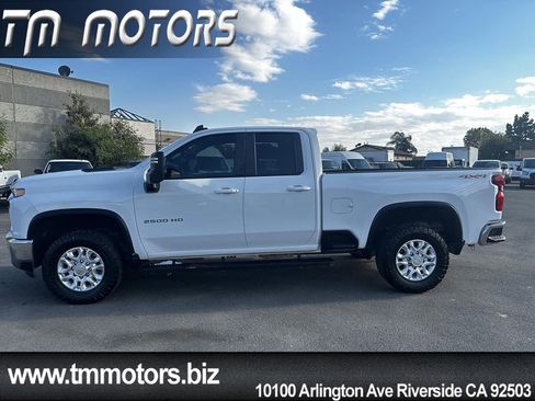 Used 2022 Chevrolet Silverado 2500 LT w/ Convenience Package image 3