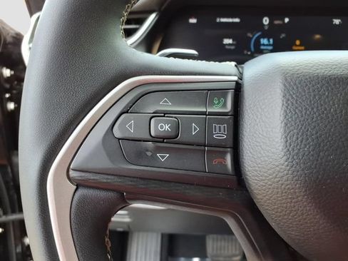 Used 2023 Jeep Grand Cherokee L Laredo AWD/4WD image 18