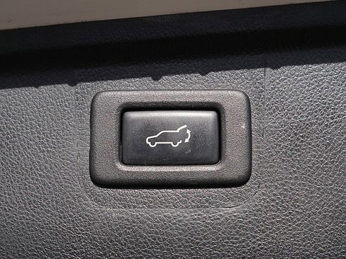 Used 2017 Subaru Outback 2.5i Limited image 52