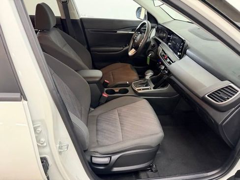 Used 2024 Kia Seltos LX AWD/4WD image 28