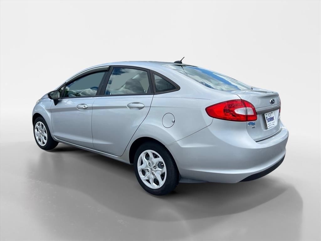 Used 2013 Ford Fiesta SE FWD image 3