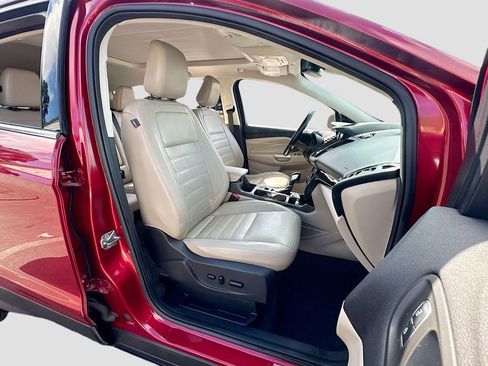 Used 2019 Ford Escape Titanium FWD image 28