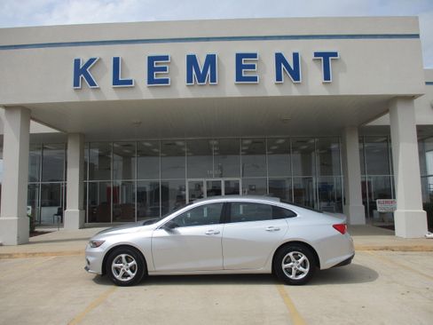 Used 2018 Chevrolet Malibu LS FWD image 1
