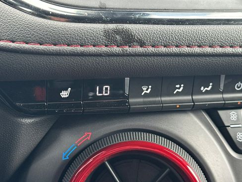 Used 2025 Chevrolet Blazer RS image 30