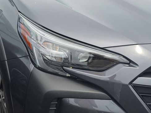 Used 2025 Subaru Outback Premium AWD/4WD image 9