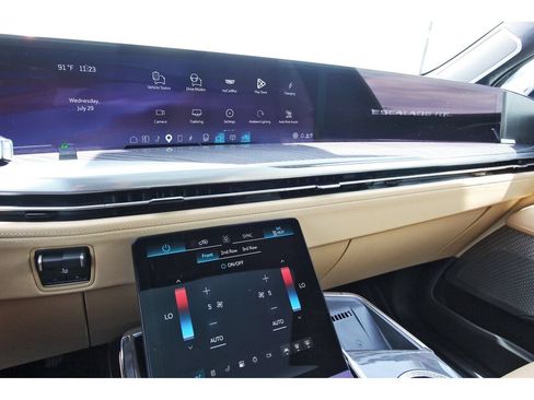 Certified 2026 Cadillac Escalade IQL Luxury AWD/4WD image 22