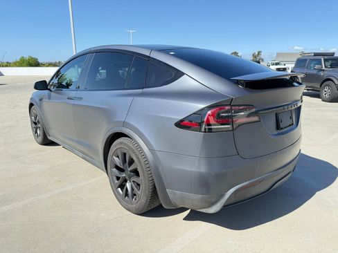 Used 2022 Tesla Model X Plaid image 2