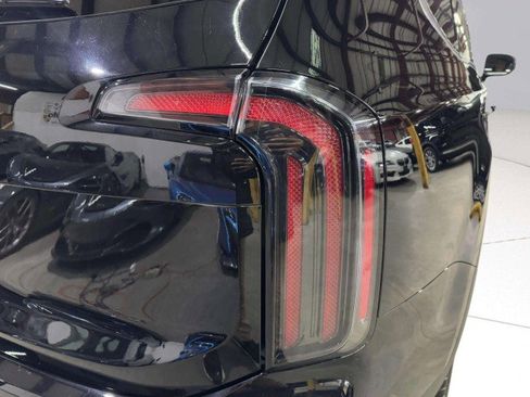 Used 2025 Kia Telluride EX w/ EX Captain's Chair Package image 13