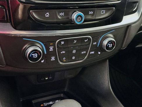 Used 2023 Chevrolet Traverse LT image 23