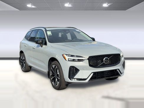 New 2026 Volvo XC60 B5 Plus w/ Climate Package image 7