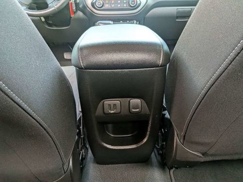 Used 2021 Chevrolet Colorado LT w/ LT Convenience Package RWD image 16