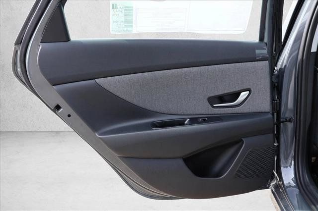 Certified 2026 Hyundai Elantra Limited FWD image 23