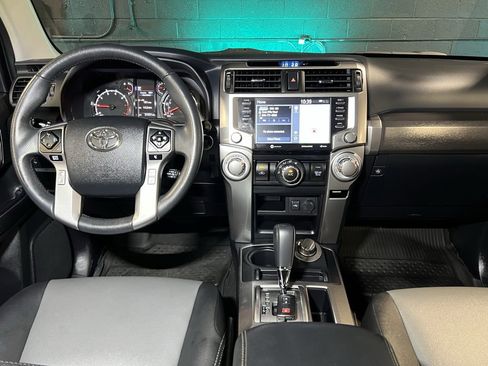 Used 2021 Toyota 4Runner SR5 Premium image 2