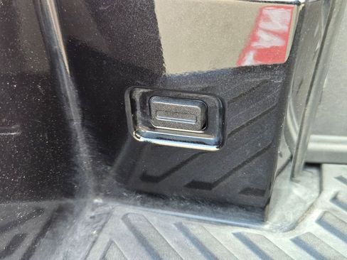 Used 2025 GMC Hummer EV 3X w/ LPO, Cargo Utility Package image 33