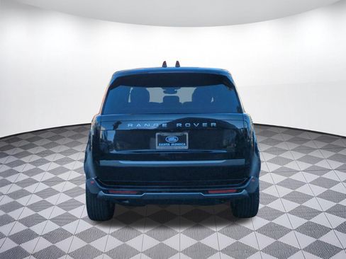 Used 2025 Land Rover Range Rover Long Wheelbase SE AWD/4WD image 4