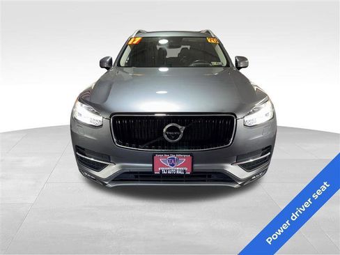 Used 2017 Volvo XC90 T6 Momentum w/ Vision Package image 2
