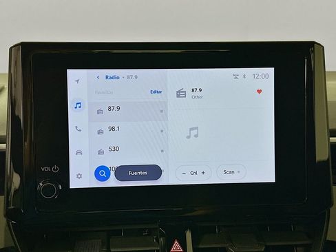 Used 2024 Toyota Corolla SE image 14