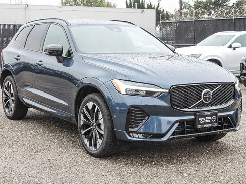 New 2026 Volvo XC60 B5 Plus w/ Climate Package PRO image 3