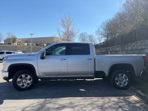 Used 2023 Chevrolet Silverado 2500 LTZ w/ LTZ Convenience Package image 4