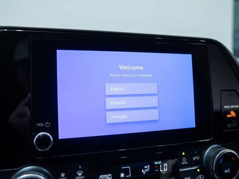 Certified 2024 Toyota Highlander LE image 24