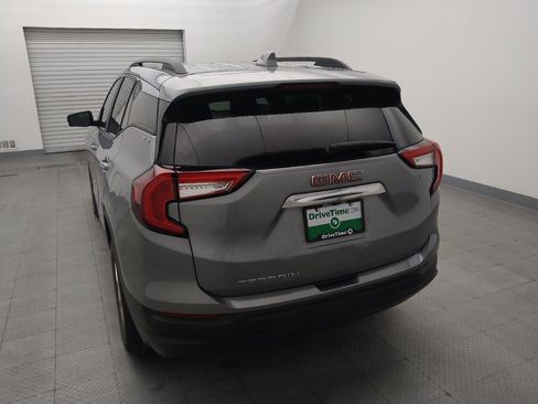 Used 2024 GMC Terrain SLE w/ Driver Convenience Package image 6