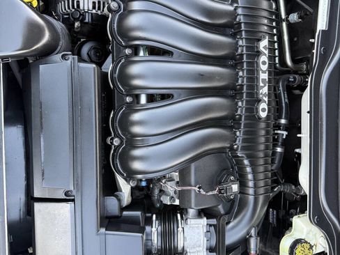 Used 2010 Volvo V50 2.4i image 10