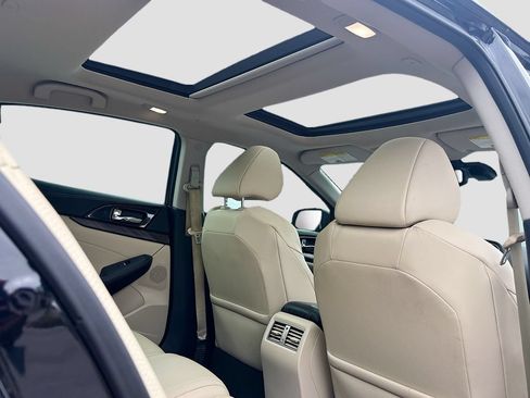 Used 2016 Nissan Maxima Platinum FWD image 20