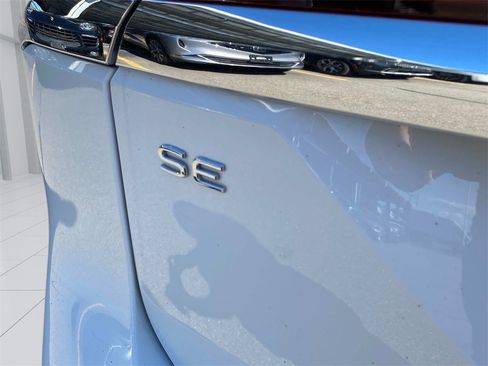 Used 2024 Volkswagen Atlas SE image 11