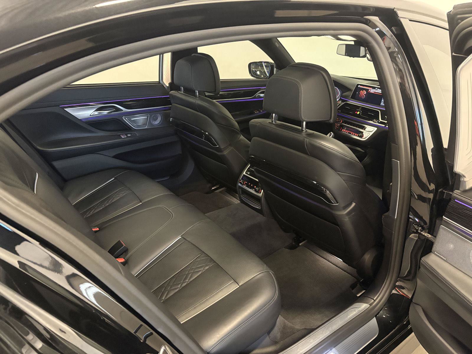 Used 2022 BMW 750i xDrive w/ Executive Package AWD/4WD image 50