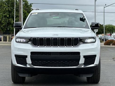 New 2026 Jeep Grand Cherokee L 4WD image 9