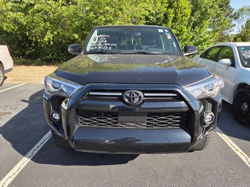 Used 2022 Toyota 4Runner SR5 Premium w/ Moonroof Package image 2