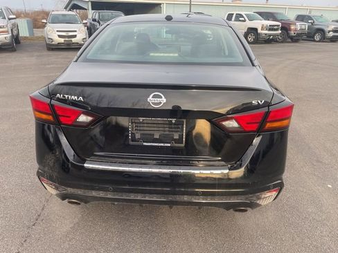 Used 2022 Nissan Altima 2.5 SV w/ SV Premium Package image 10