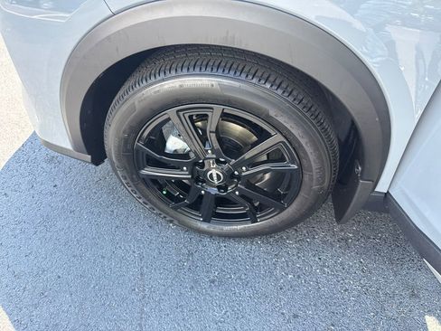 Used 2023 Nissan Kicks SR w/ SR Premium Package FWD image 28