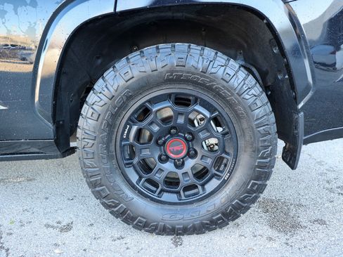 Used 2023 Toyota Sequoia Capstone image 16