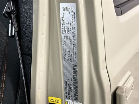 Used 2020 Jeep Gladiator Mojave w/ Cold Weather Group image 35