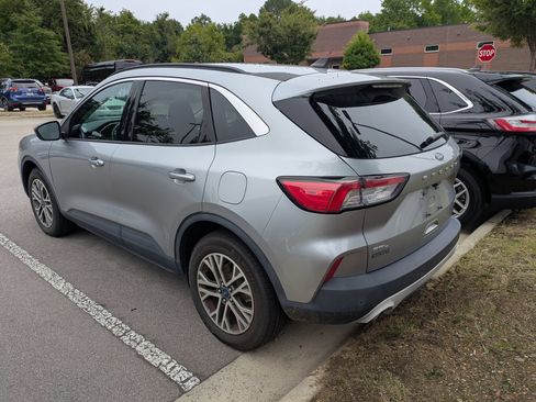 Used 2021 Ford Escape SEL w/ Technology Package AWD/4WD image 4