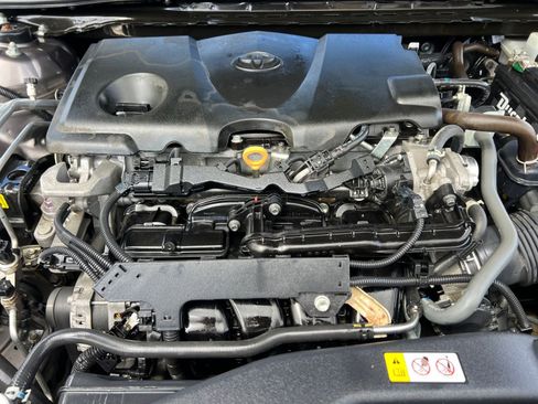 Used 2021 Toyota Camry SE FWD image 33