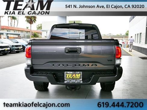 Used 2022 Toyota Tacoma TRD Sport w/ Black Out Package (TMS) AWD/4WD image 11