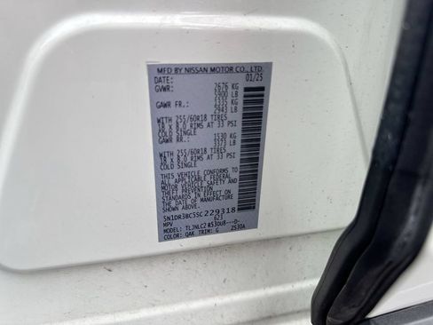 Used 2025 Nissan Pathfinder SV AWD/4WD image 28